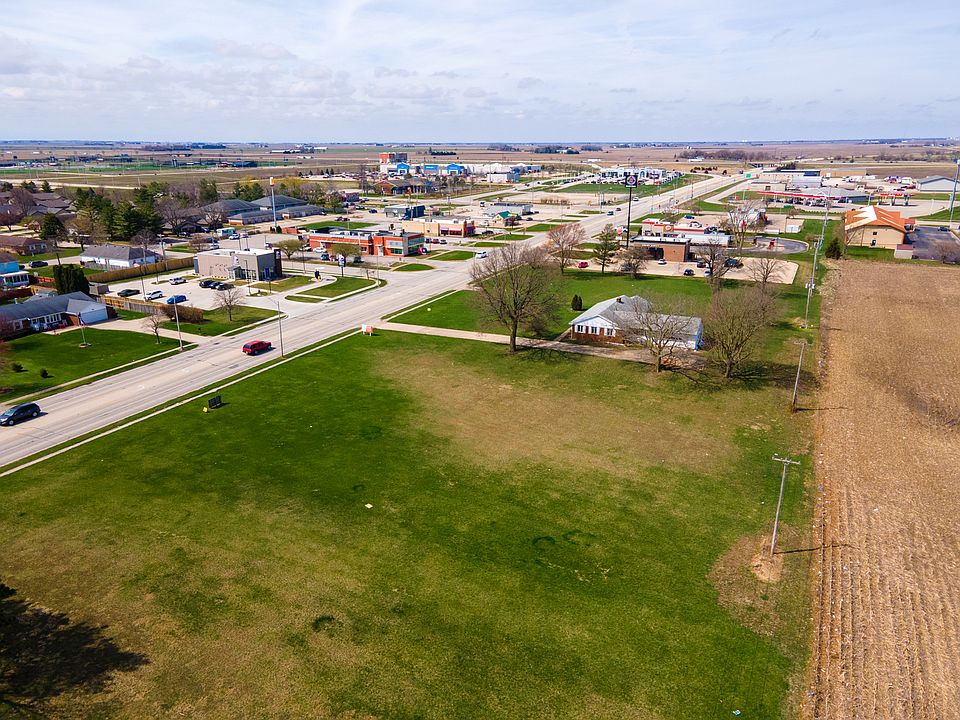 2nd image of 700 W Champaign Ave