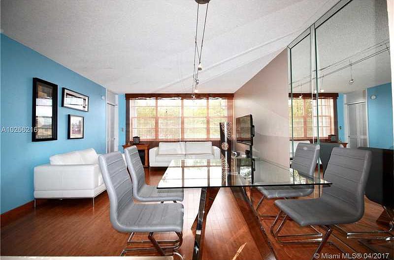 1st image of 2731 Taft St APT 201