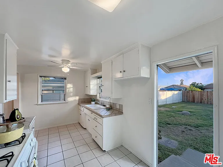 8905 Nogal Ave — Photo 5