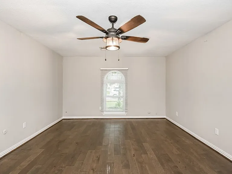7923 Dawnridge Dr — Photo 8