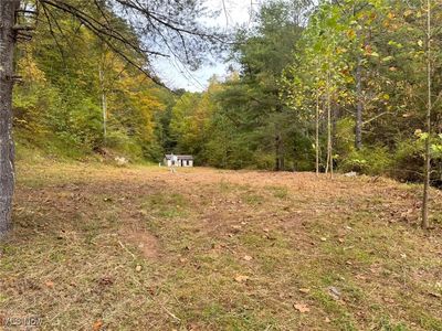 1 Leading Creek Rd, Big Bend, WV, 26136