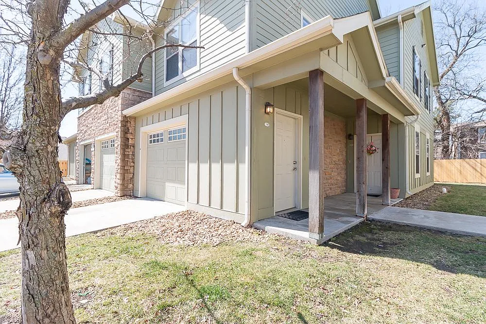 2 bed, $1,800 — Photo 1