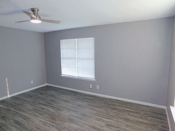 2nd image of 1105 Clower #1107