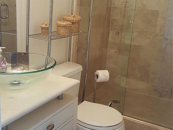 5th image of 1610 Lenox Ave APT 306