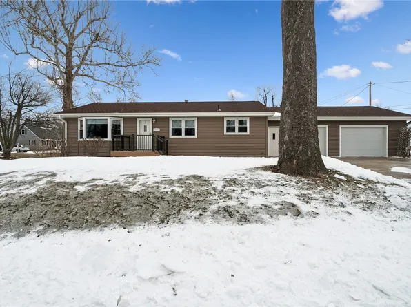 1675 Northview Dr, Marion, IA 52302