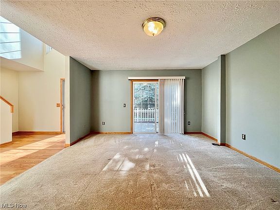 3rd image of 1045 N Jefferson St #U-b