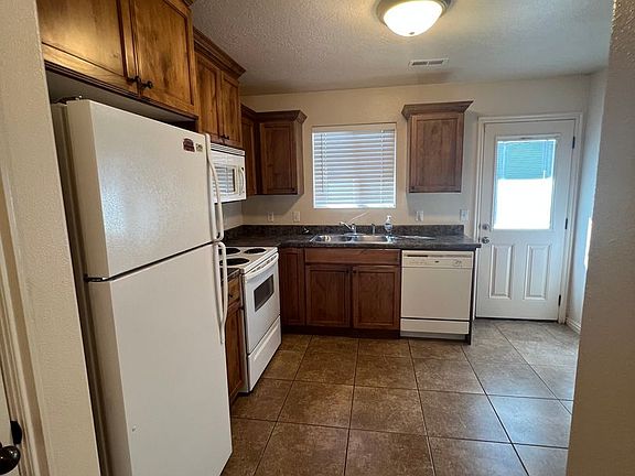 4th image of 45 & 47 N 4275 W #45
