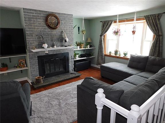 4th image of 3312 Wildflower Dr