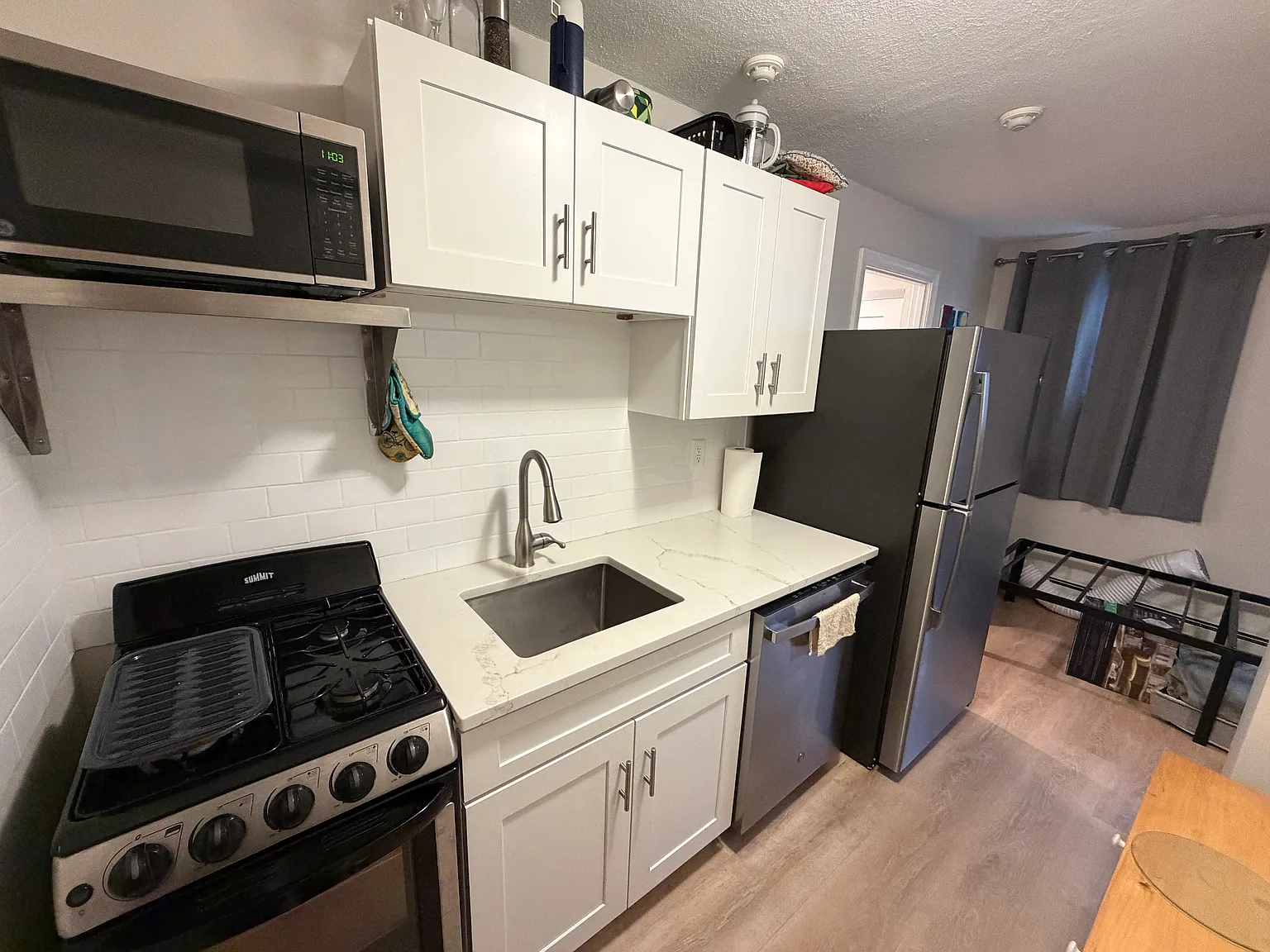 Studio, 400 sqft, $1,800 — Photo 1