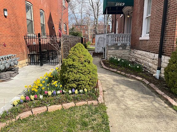 3rd image of 5069 Waterman Blvd #3