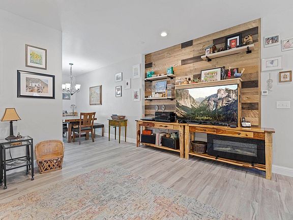 5th image of 46 W Lytton St