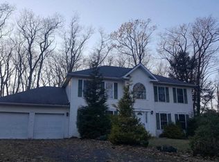104 Spruce Cir, Tobyhanna, PA 18466