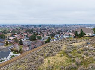 200 Meadow Hills Dr, Richland, WA 99352