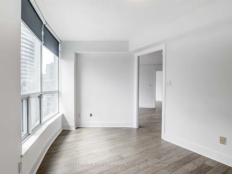 550 Queens Quay W #709 — Photo 22