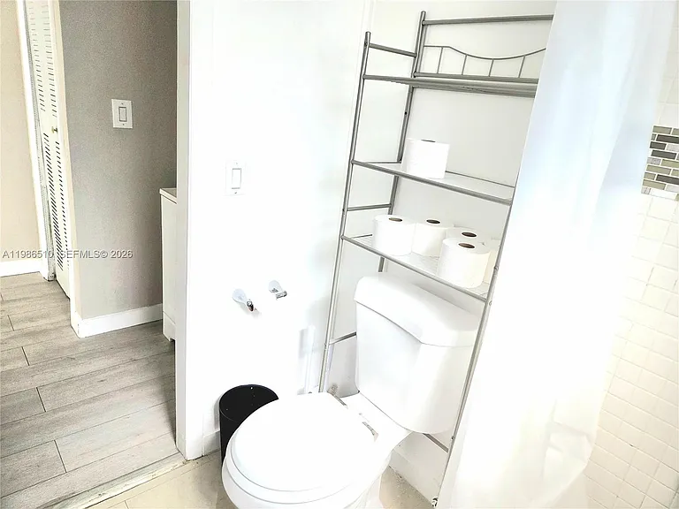 1700 NE 191st St #100 — Photo 11