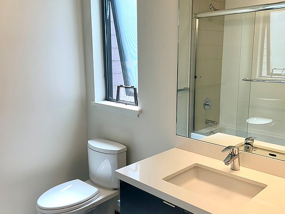 2nd image of 520 9th St #404