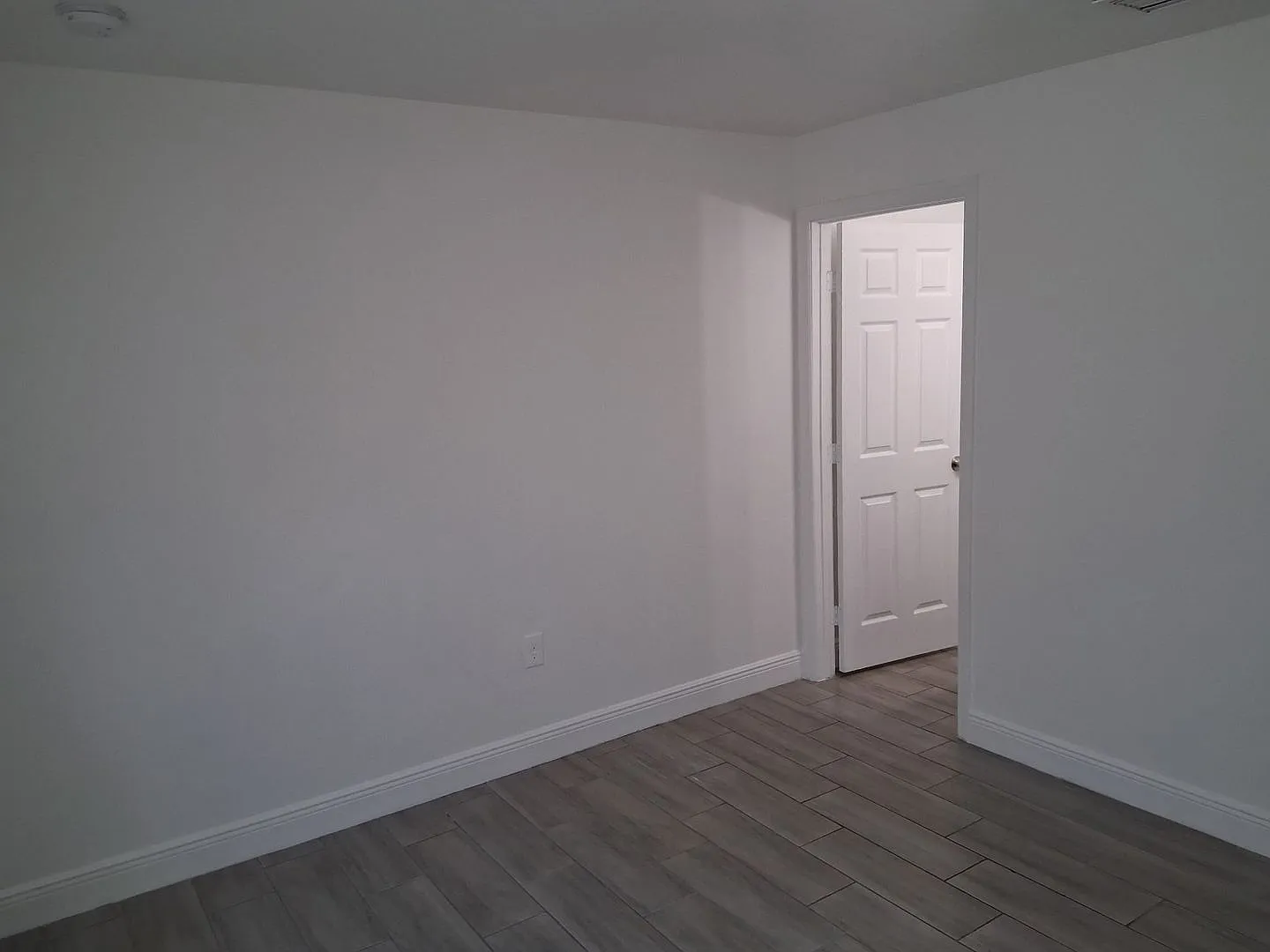 3 Bed 2 Bath Home in Tampa! — Photo 3