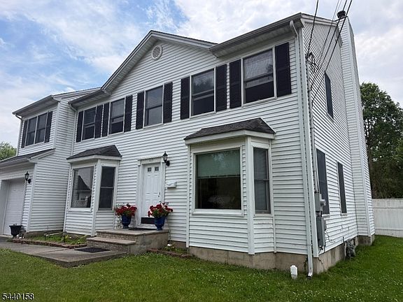 2nd image of 125 River Dr