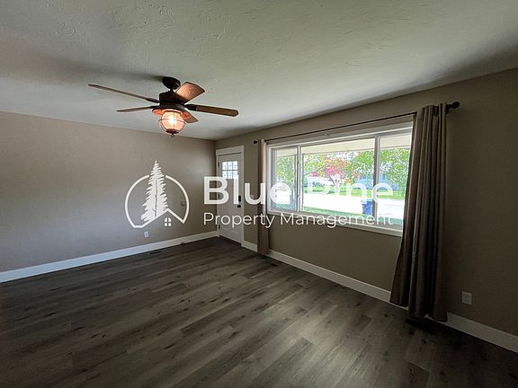 3rd image of 815 Auburn Ave