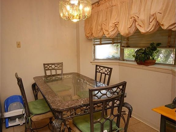 3rd image of 10323 Mountain Park Dr