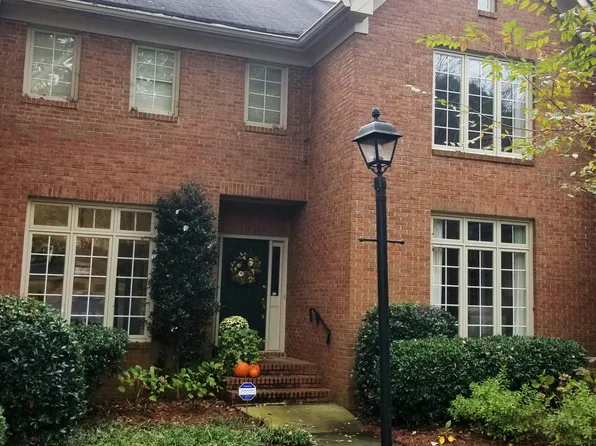 12 Paces West Dr NW, Atlanta, GA 30327
