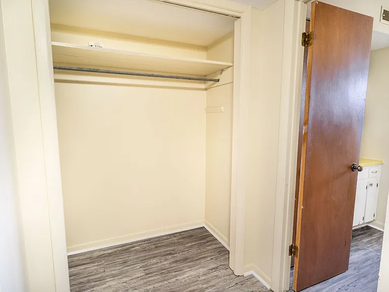 410 Church Ave NE — Photo 14