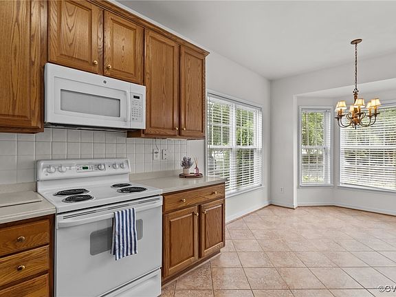4th image of 5914 Park Creste Dr