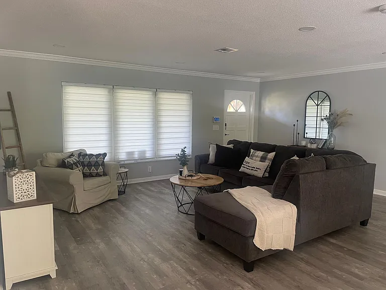 3712 Lowson Blvd — Photo 9