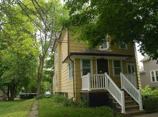 110 4th St NW, Oelwein, IA 50662