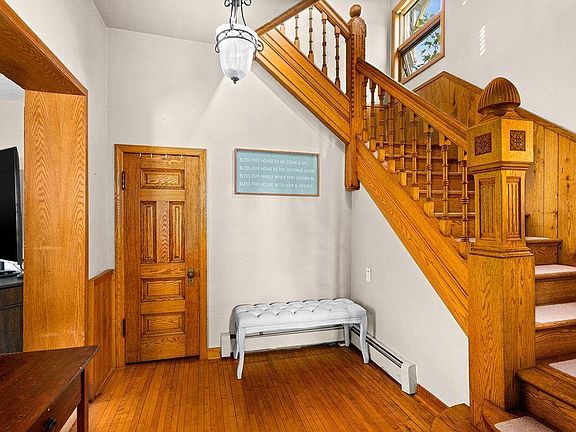 4th image of 1701 E 3rd St
