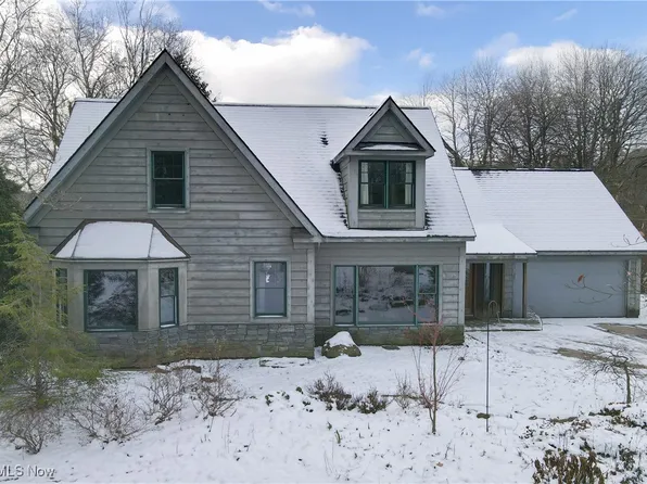 31700 Woodcrest Dr, Orange, OH 44022