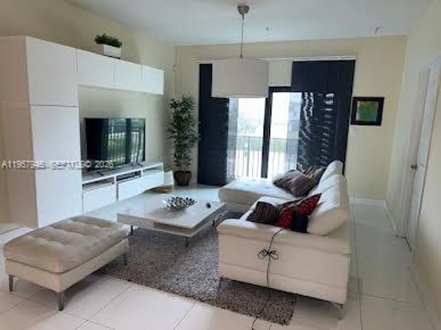 7805 NW 104th Avenue 26, Doral, FL 33178 — Photo 2