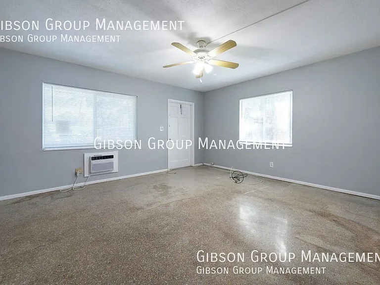806 NE 16th Pl #4 — Photo 15