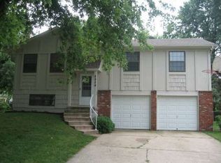 2029 E Mohawk Dr, Olathe, KS 66062