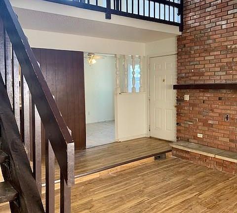 5th image of 320 25th Avenue Ct