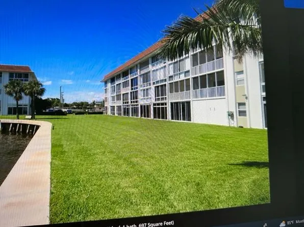 2936 Lake Shore Drive #202, Riviera Beach, FL 33404
