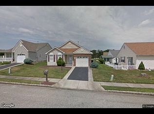 5 Tarworth Ct, Toms River, NJ 08757