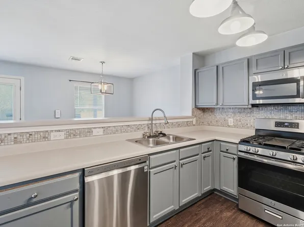 2915 Candleside, San Antonio, TX 78244