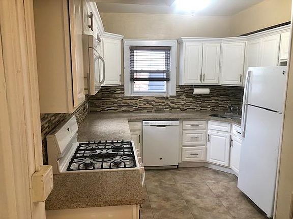 4th image of 132 Belmont Ave