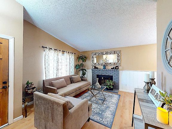 5th image of 960 Almond Blossom Dr