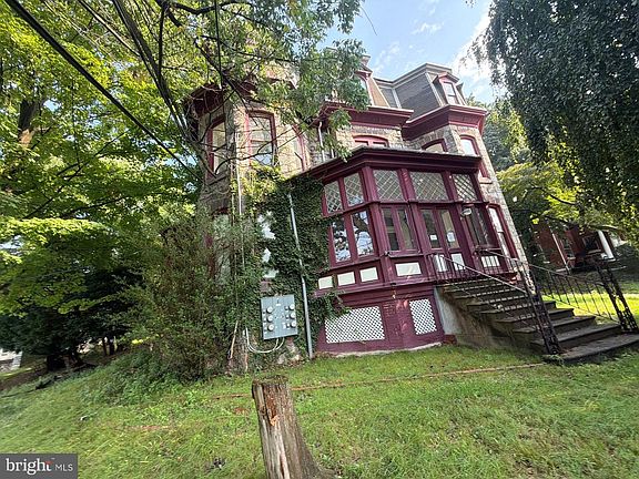 3rd image of 1521 Mineral Spring Rd