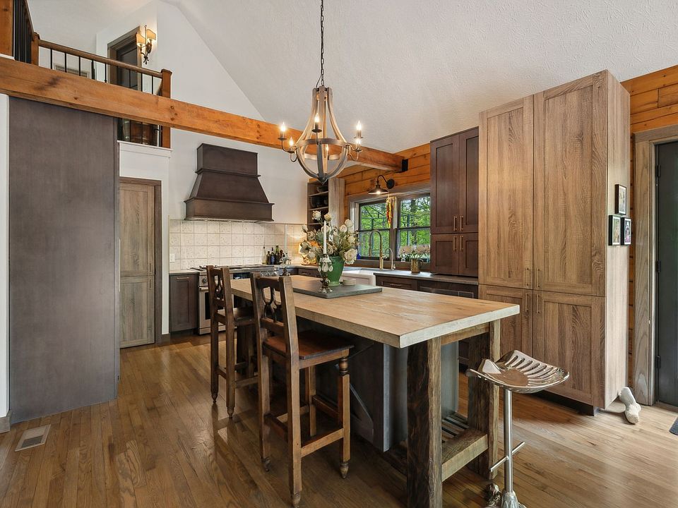 13th image of 5617A Pinewood Rd