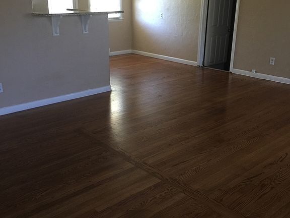 4th image of 9605 Greystone Ave