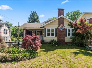 139 W Lebanon St, Mount Airy, NC 27030