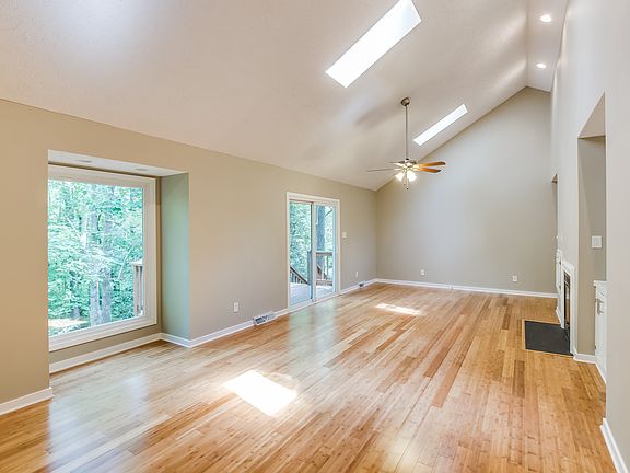 5th image of 8250 Skirmish Ln