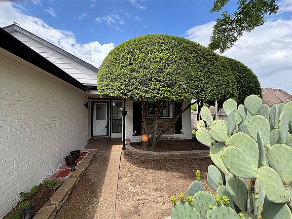 4th image of 225 California Dr