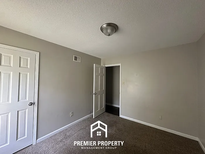 5715 Longacre Ave — Photo 17