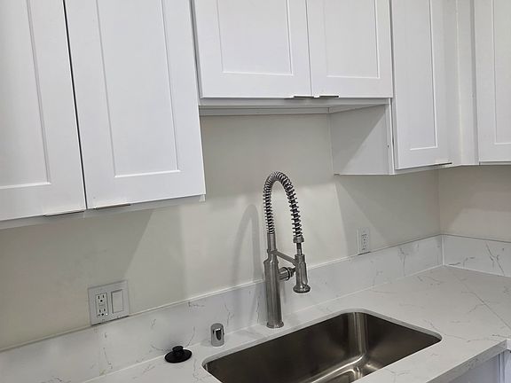 3rd image of 3414 W 17th St APT 7