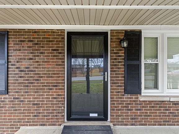 2nd image of 1439 Beaufort Dr