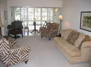 2nd image of 278 Banyan Blvd